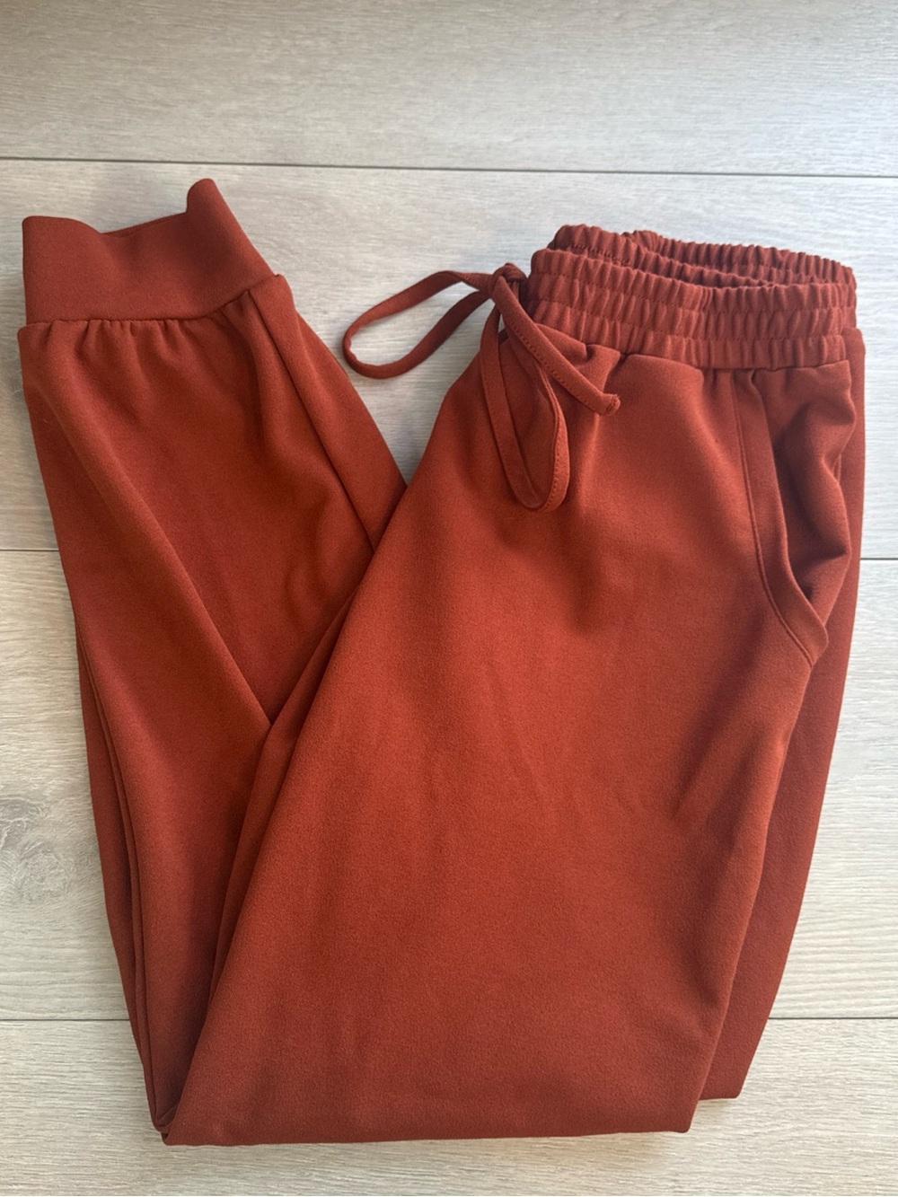 SOHO Apparel Ltd Women's Joggers Size M Rust Orange Elastic Waist Drawstring